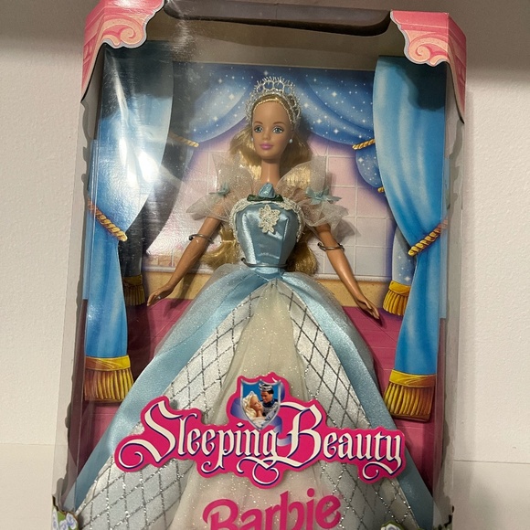 Sleeping Beauty Barbie 1998 - Picture 1 of 2